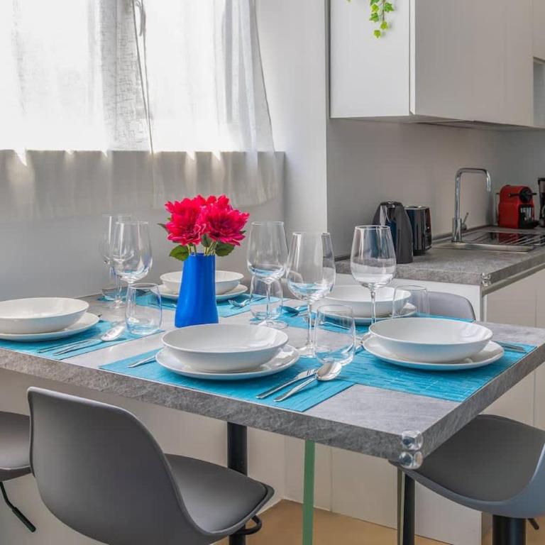 Bold Corner - Authentic district close to Center - Two-Bedroom Apartment - 25