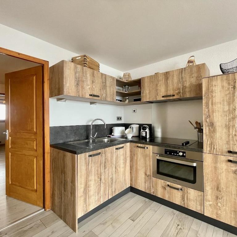 VM 813 T2 Skis aux pieds les Menuires - Appartement 1 Chambre avec Balcon et Vue sur les Montagnes - 11