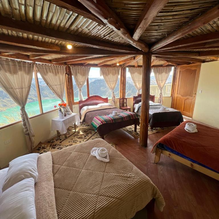 Urku Ñan Quilotoa - Family Room - 2