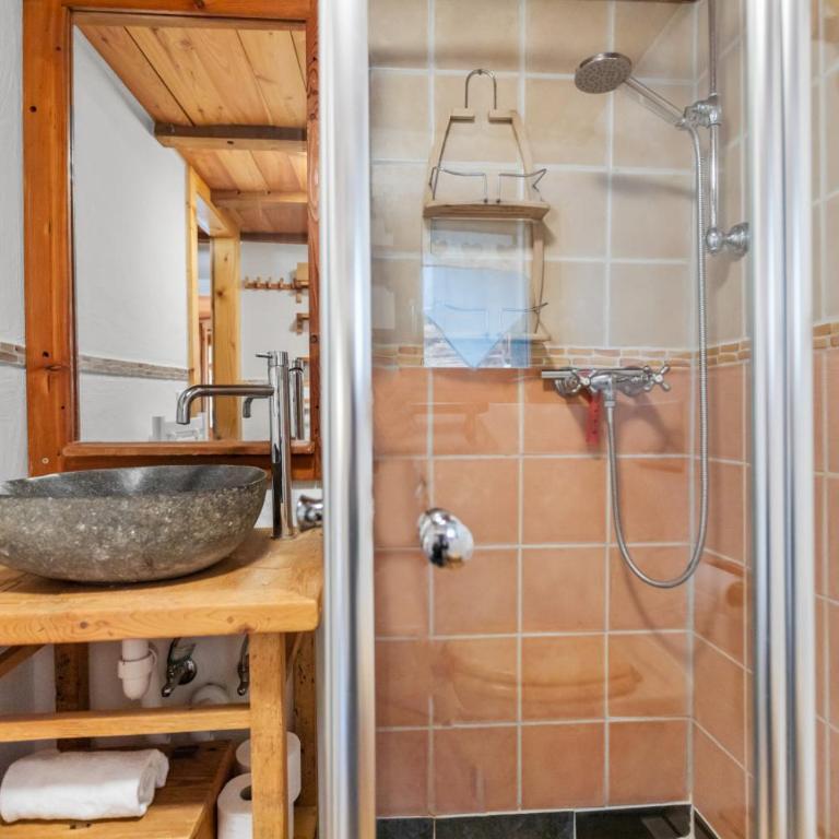 Chalet rénové et chaleureux, Ovronnaz 4 personnes, famille - Chalet - 37