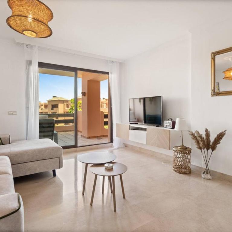 Family Friendly 2BR in Casares Pool and Padel Fun - Apartamento - 4