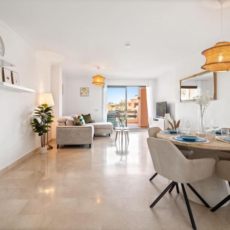 Family Friendly 2BR in Casares Pool and Padel Fun - Apartamento - 8