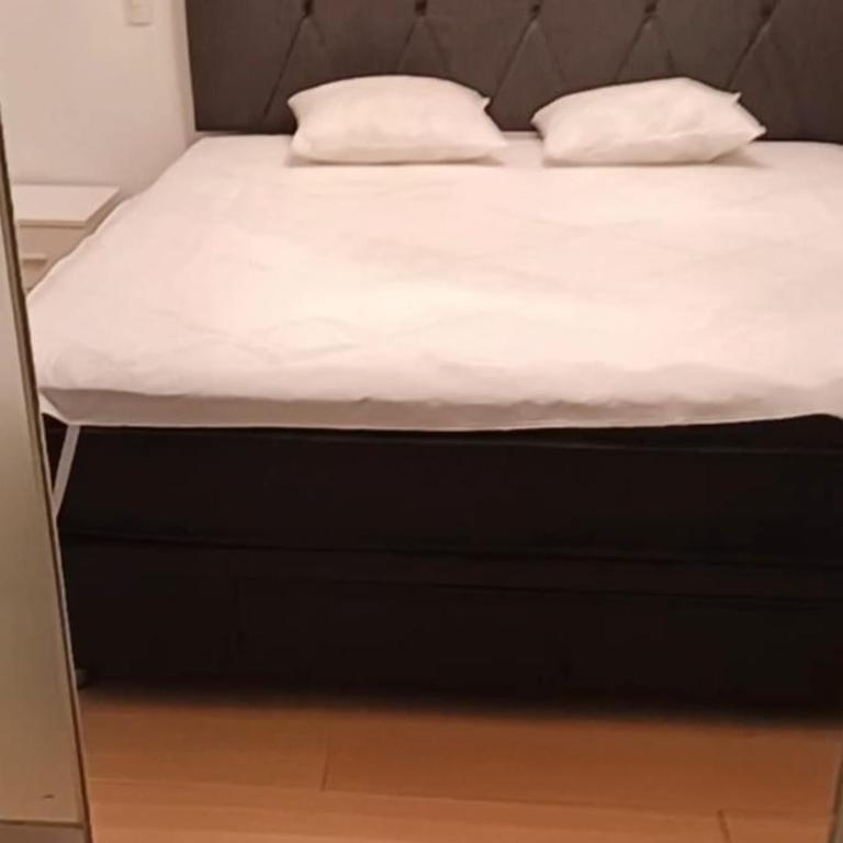 Alquiler en buen estado y buena zona - One-Bedroom Apartment - 3