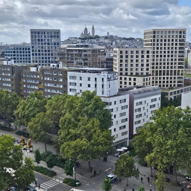Chambres lumineuses avec vue sur Paris Montmartre - Quadruple Room - 2