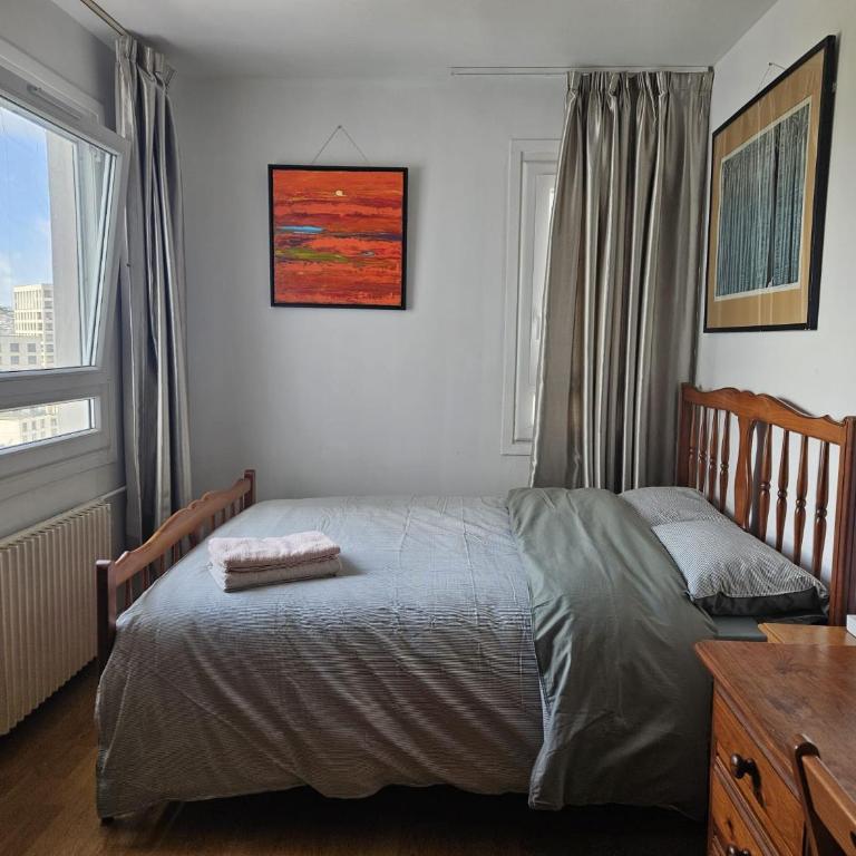 Chambres lumineuses avec vue sur Paris Montmartre - Double Room with Shared Bathroom - 1