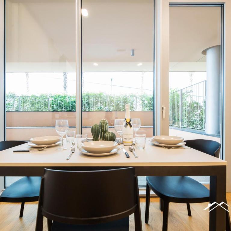 Waterfront Lux, 1BR, AC, Parking, GYM, Wifi By Tilo - Deluxe One-Bedroom Apartment - 5