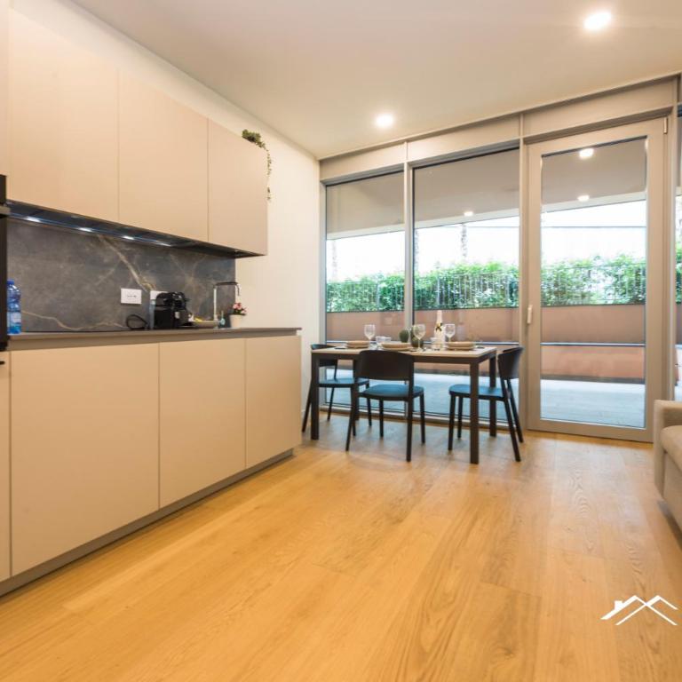 Waterfront Lux, 1BR, AC, Parking, GYM, Wifi By Tilo - Deluxe One-Bedroom Apartment - 12
