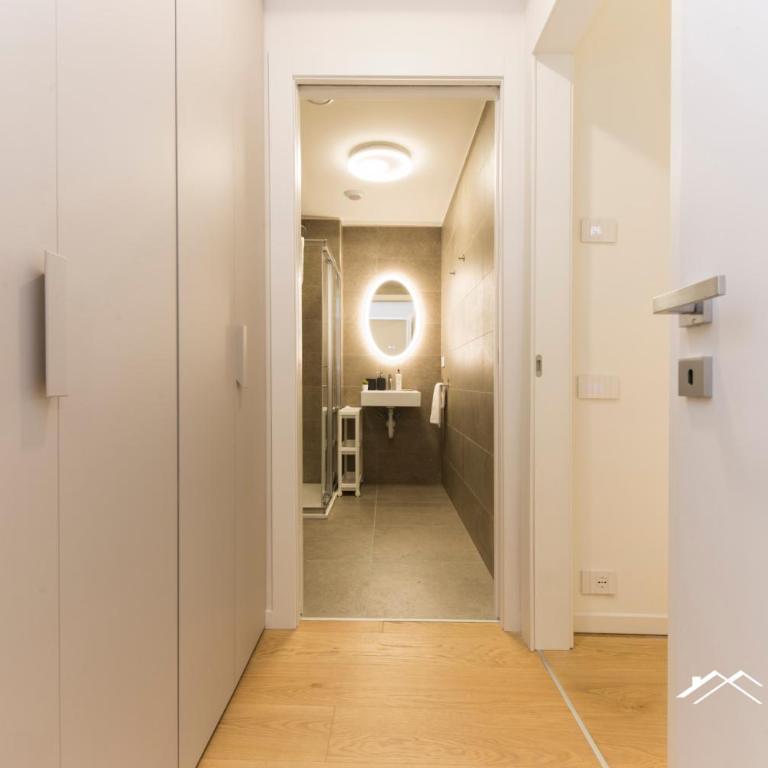 Waterfront Lux, 1BR, AC, Parking, GYM, Wifi By Tilo - Deluxe One-Bedroom Apartment - 20