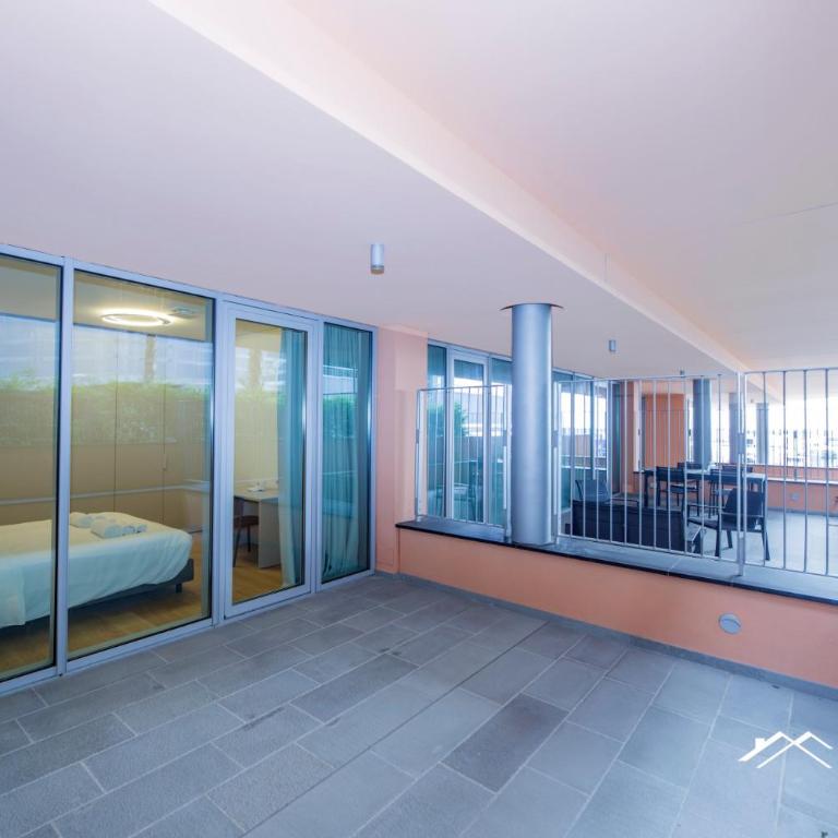 Waterfront Lux, 1BR, AC, Parking, GYM, Wifi By Tilo - Deluxe One-Bedroom Apartment - 25