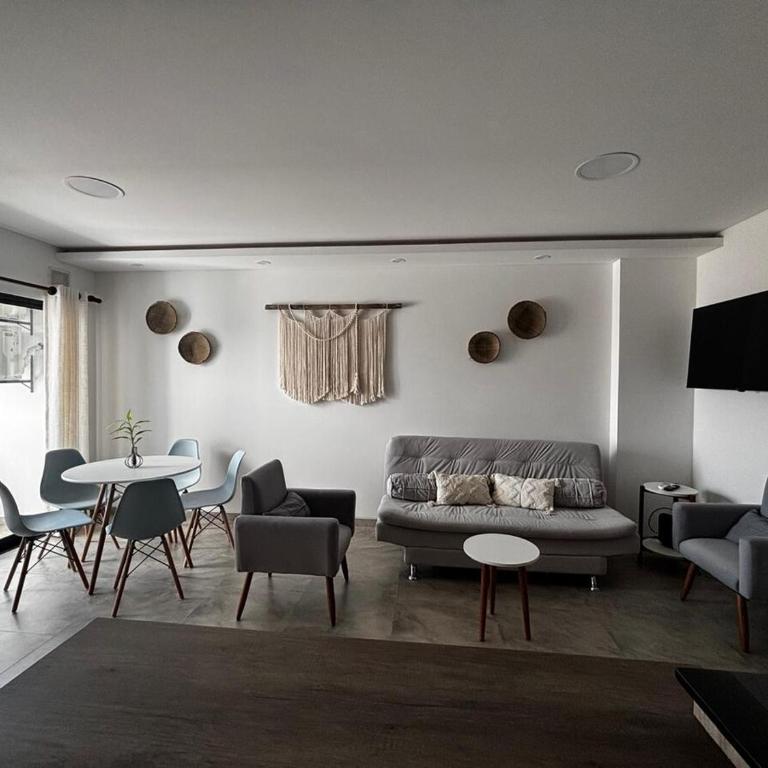 Oasis Luxury and Relaxation in Santa Cruz - One-Bedroom Apartment - 30