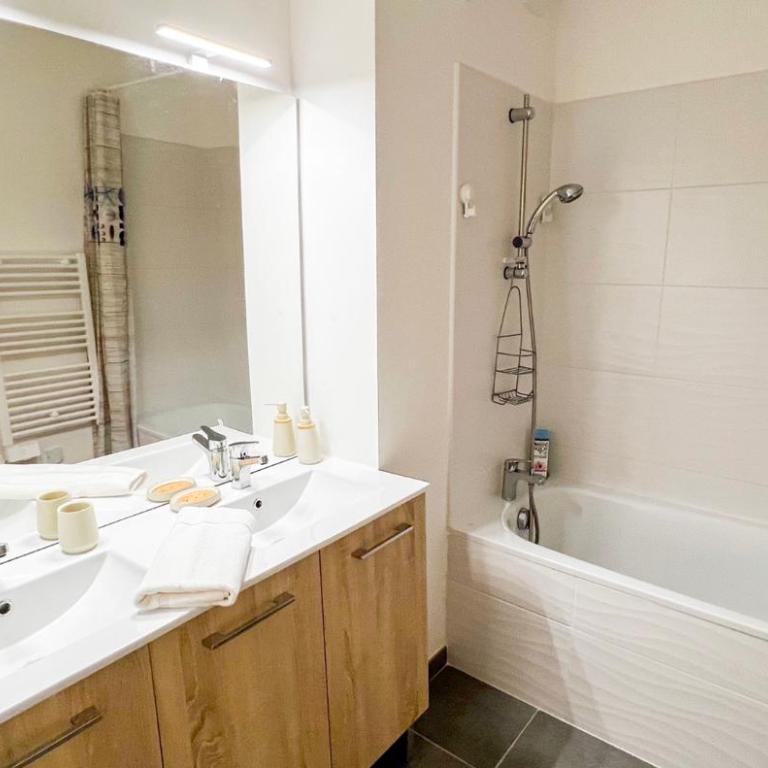 Private Parking - Balcony - Comfort & Light - Apartamento de 2 dormitorios - 25