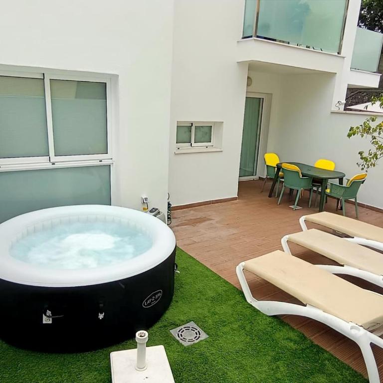 The Blue Corner Apartments - Apartamento con bañera de hidromasaje y jardín - 23