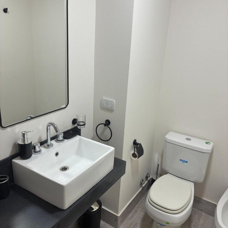 Home, spa and working - One-Bedroom Apartment - 6