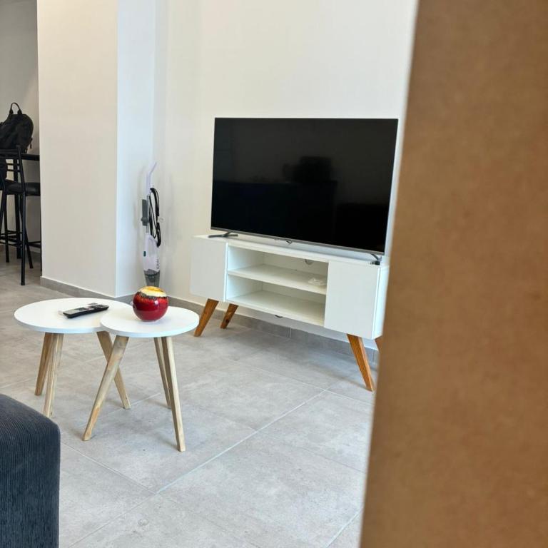 Home, spa and working - One-Bedroom Apartment - 7