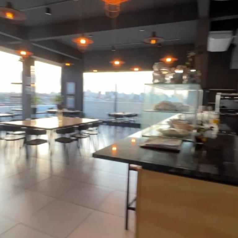Home, spa and working - One-Bedroom Apartment - 12