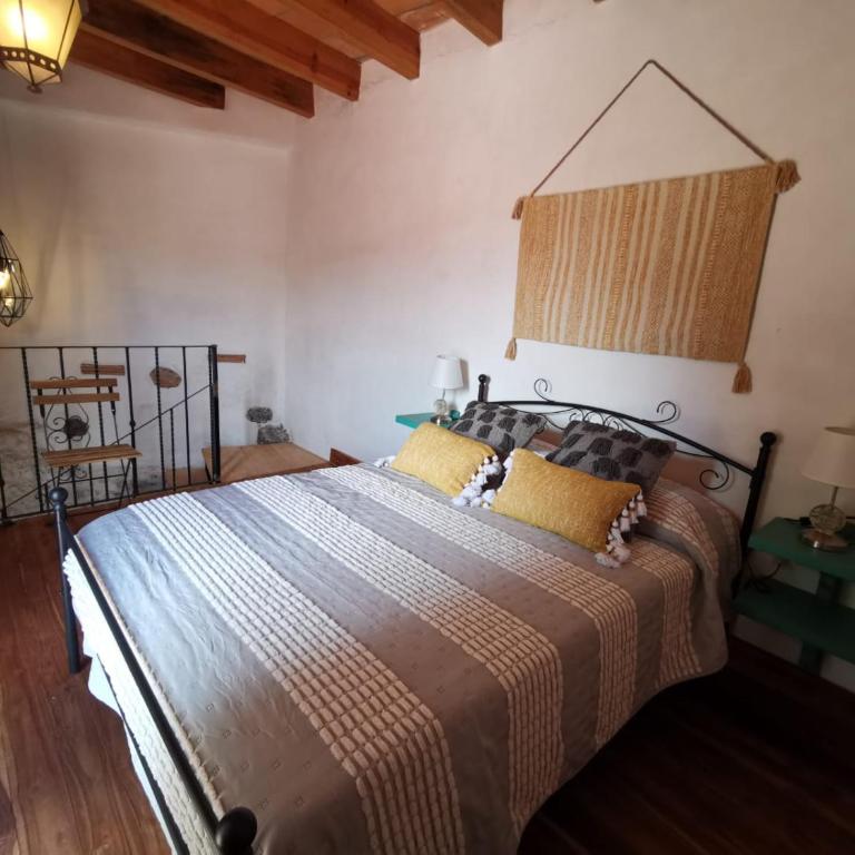 Casa Juan Guanajuato - Studio with Balcony - 11