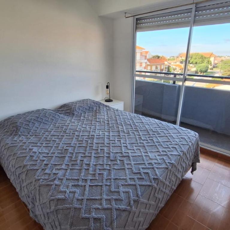 Departamento 3 ambientes a 3 cuadras de la playa con parrilla - Two-Bedroom Apartment - 6