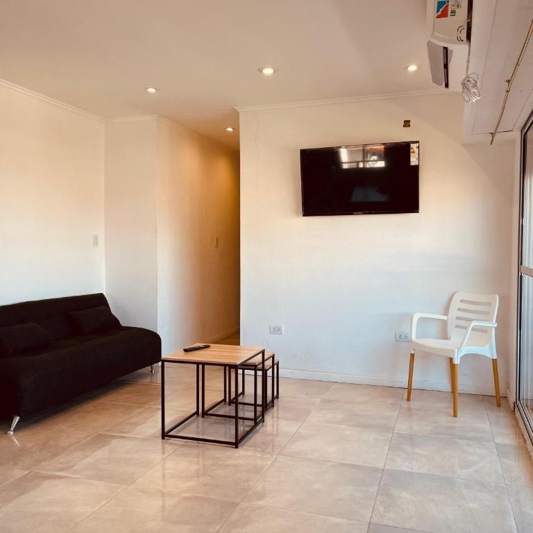 Departamento 3 ambientes a 3 cuadras de la playa con parrilla - Two-Bedroom Apartment - 10