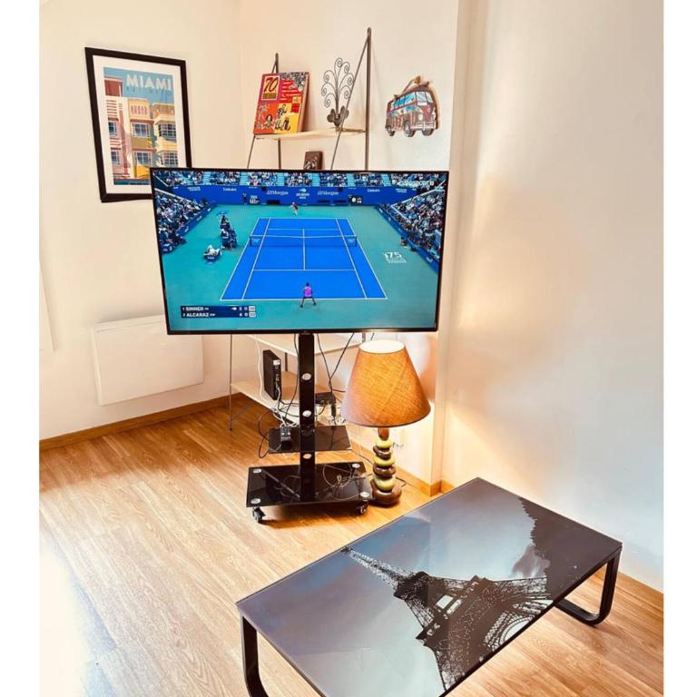 T2 Tout confort TV 55' avec canal séries netflix Disney Dazen Bein sport apple TV OCS paramount prime vidéo - Appartement 1 Chambre - 15