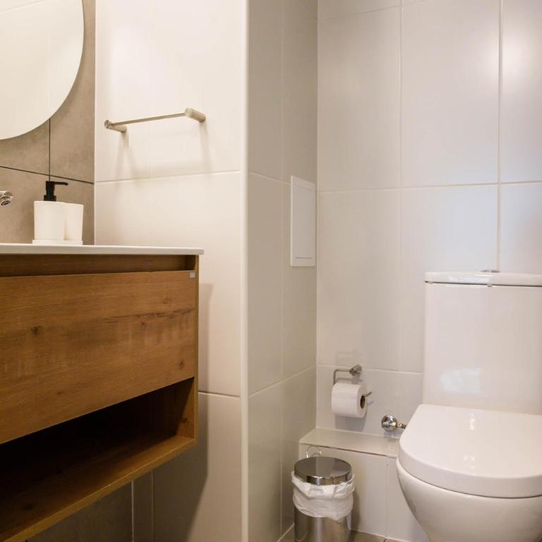 Chic 1BR Oasis for 3 in Bustling Las Condes - Apartment - 22