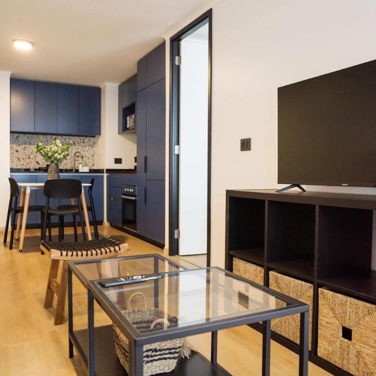 Chic 1BR Oasis for 3 in Bustling Las Condes - Apartment - 9
