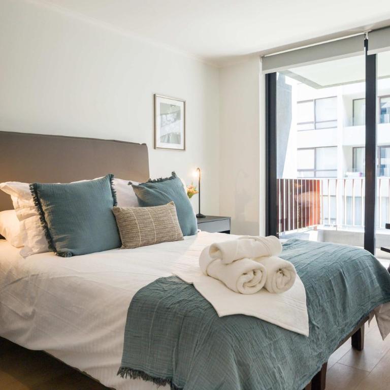 Chic 1BR Oasis for 3 in Bustling Las Condes - Apartment - 4