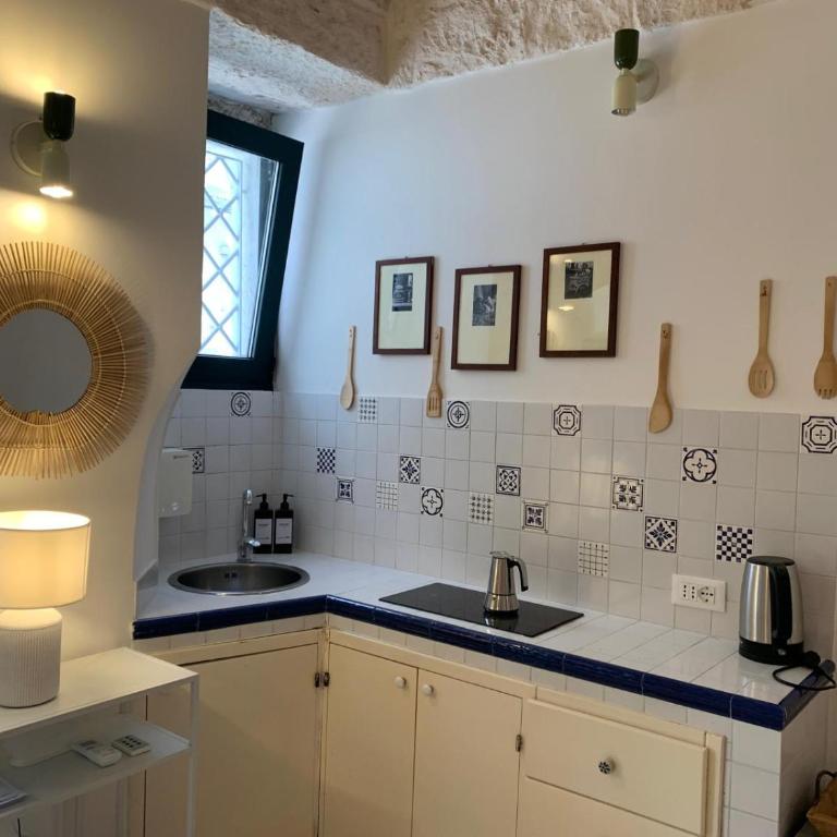 Dimora Antica in Centro - Appartamento con 1 Camera da Letto - 2