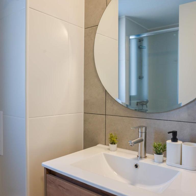 Full Stylish 2BR Oasis for 5 in Lively Las Condes - Apartment - 26