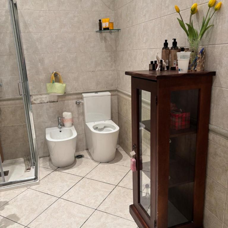 A Casa di ELY - Camera Familiare con Bagno Privato - 2