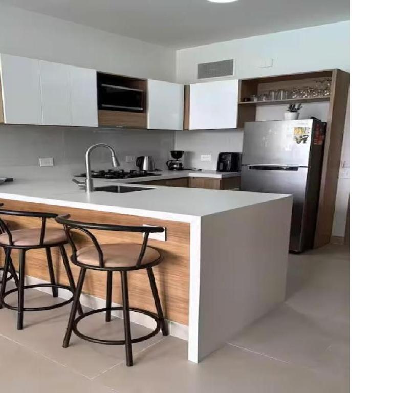 Apartamento 4g Baia Kristal Cartagena - One-Bedroom Apartment with Balcony and Water View - 48