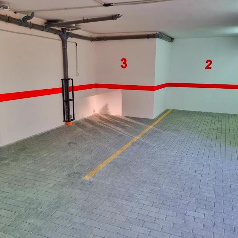 Leonardo 61 - One-Bedroom Apartment - 10