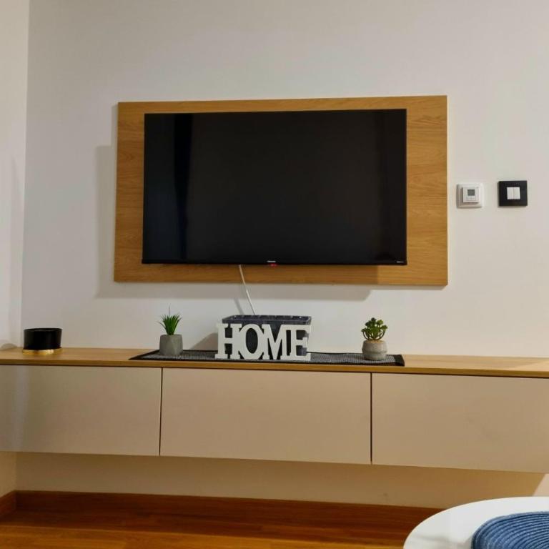 Leonardo 61 - One-Bedroom Apartment - 21