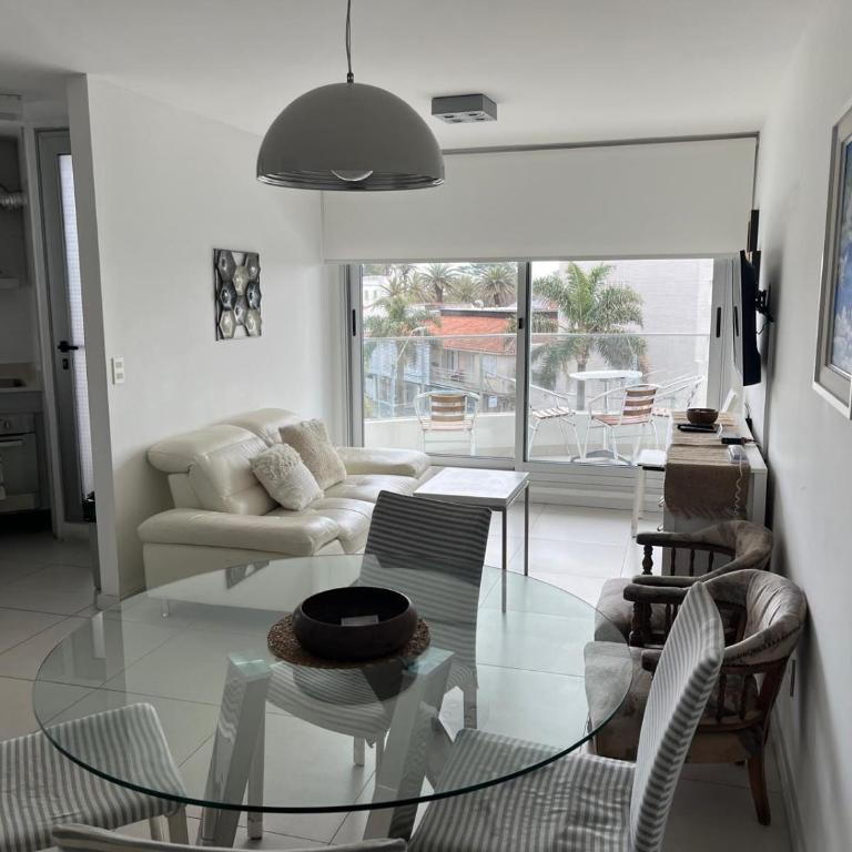 Puerto area, close to everything! - Apartamento de 2 dormitorios con balcón - 3