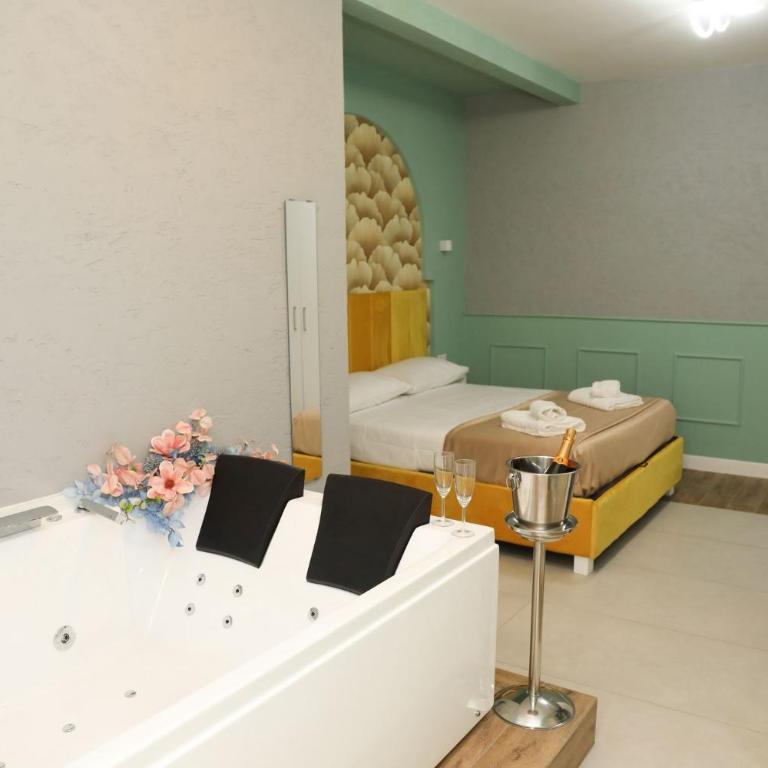 Dello Iacono suite - King Room with Spa Bath - 12