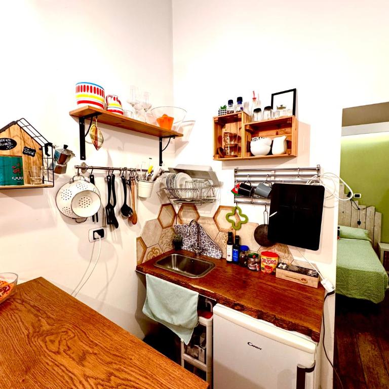 Casarià Holiday Home, Nel Cuore del Centro Storico di Napoli - One-Bedroom Apartment - 8