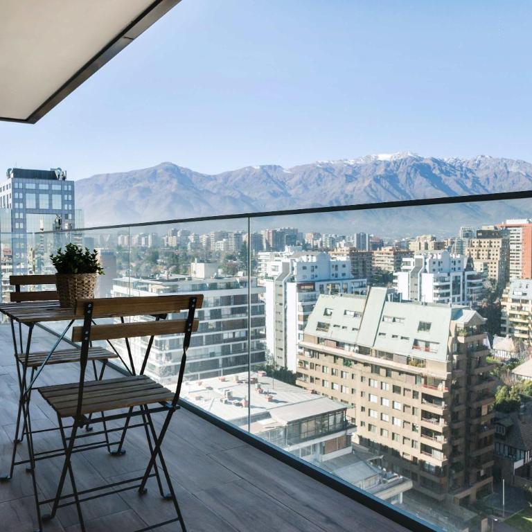 Elegant Oasis in the Heart of Las Condes 2BR - Apartamento - 3