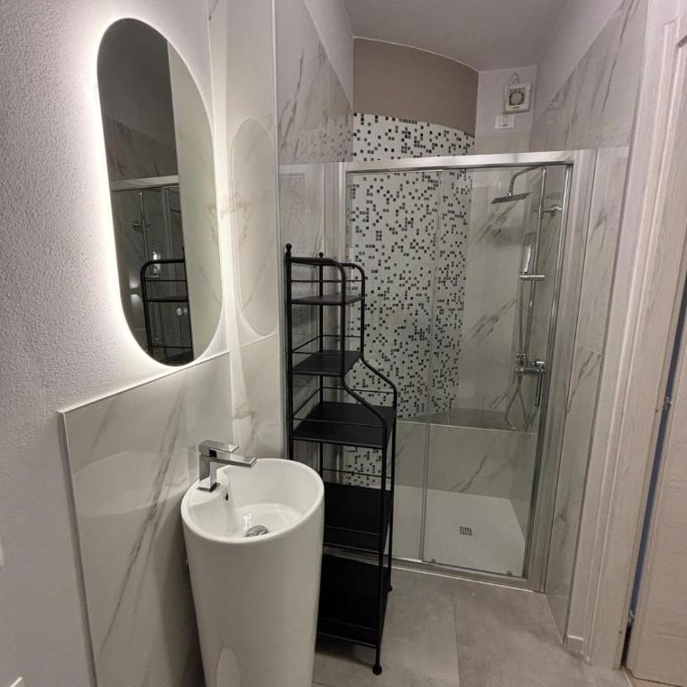 S&G Maison Le Piagge - Double Room with Private Bathroom - 9
