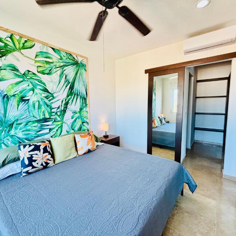 Stylish Central 2BR 2BA Rooftop Pool & Sea Views - Two-Bedroom Apartment - 3