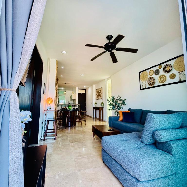 Stylish Central 2BR 2BA Rooftop Pool & Sea Views - Two-Bedroom Apartment - 9