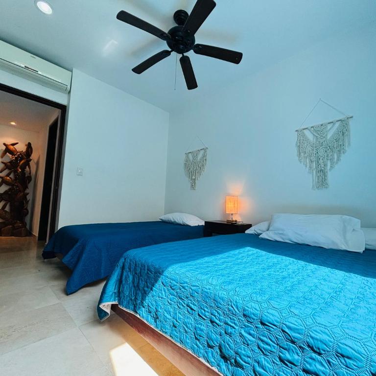 Stylish Central 2BR 2BA Rooftop Pool & Sea Views - Two-Bedroom Apartment - 17