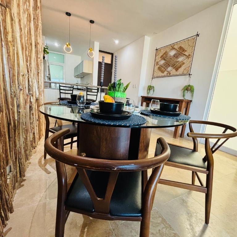 Stylish Central 2BR 2BA Rooftop Pool & Sea Views - Two-Bedroom Apartment - 25