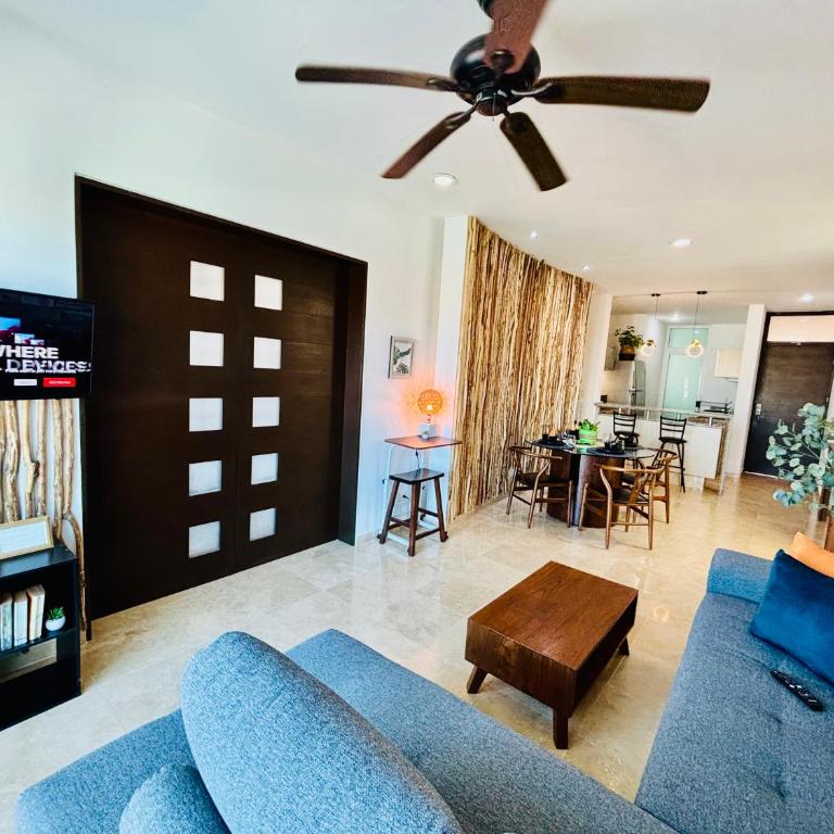 Stylish Central 2BR 2BA Rooftop Pool & Sea Views - Two-Bedroom Apartment - 33