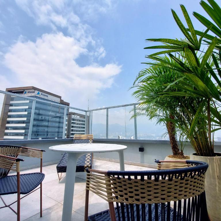 V Grand Hotel, a member of Radisson Individuals - Suite con cama extragrande en la planta superior - 10