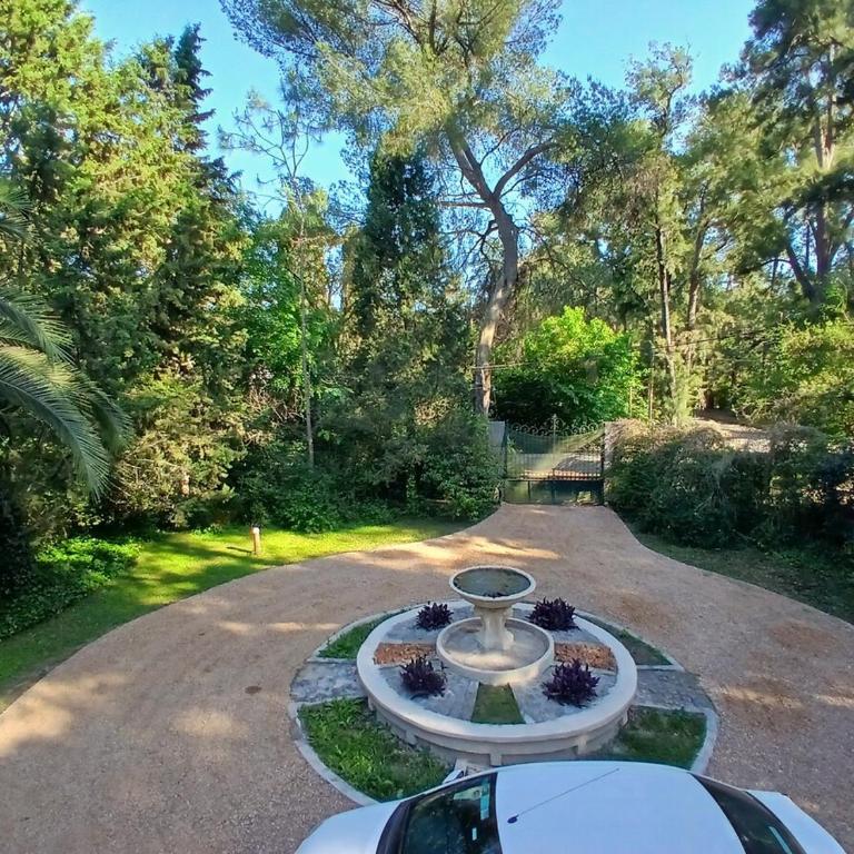 Casa quinta con jardín y pileta - Four-Bedroom House - 9