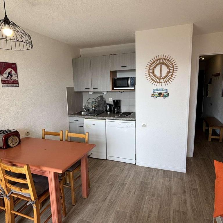 Appartement cosy 4 pers, balcon ensoleillé, Alpe d'Huez - FR-1-405-372 - Appartement - 2