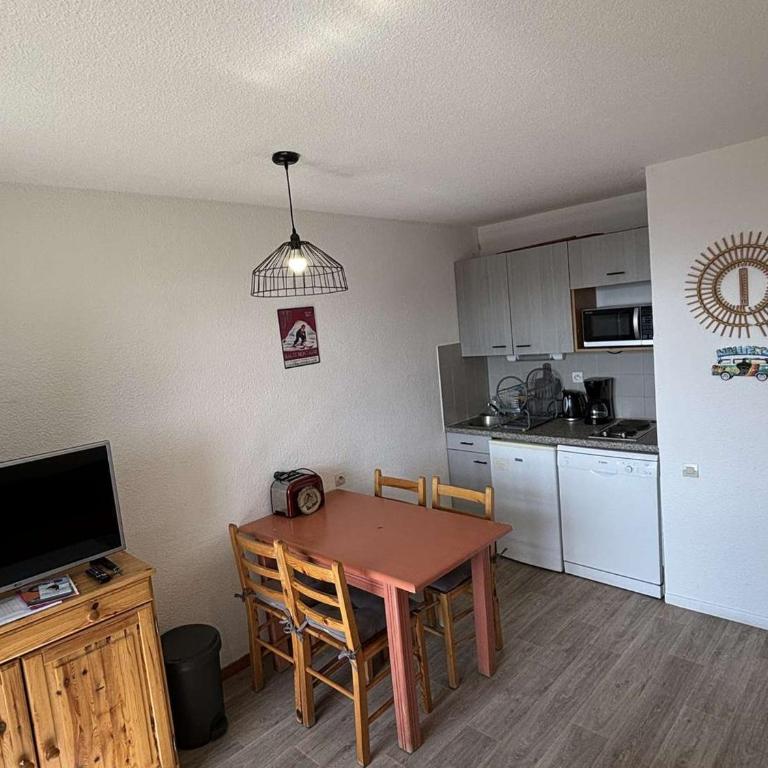 Appartement cosy 4 pers, balcon ensoleillé, Alpe d'Huez - FR-1-405-372 - Appartement - 3