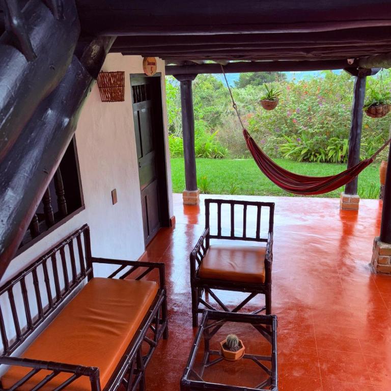 Hotel Hacienda Anacaona - San Agustín - Deluxe Room (2 Adults + 1 Child) - 6