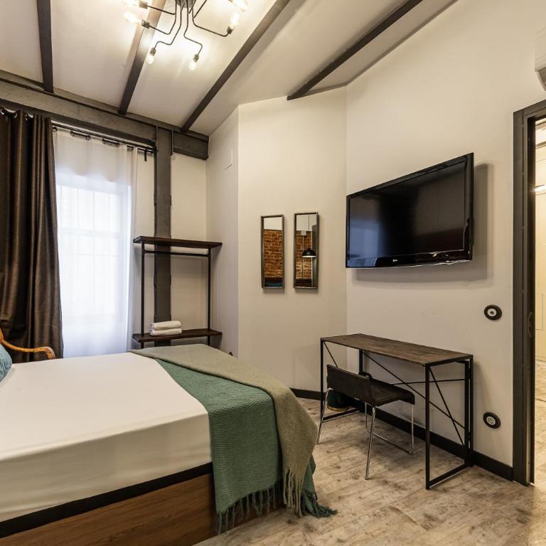 Waou Boutique SOL - Double Room with Private Bathroom - 2