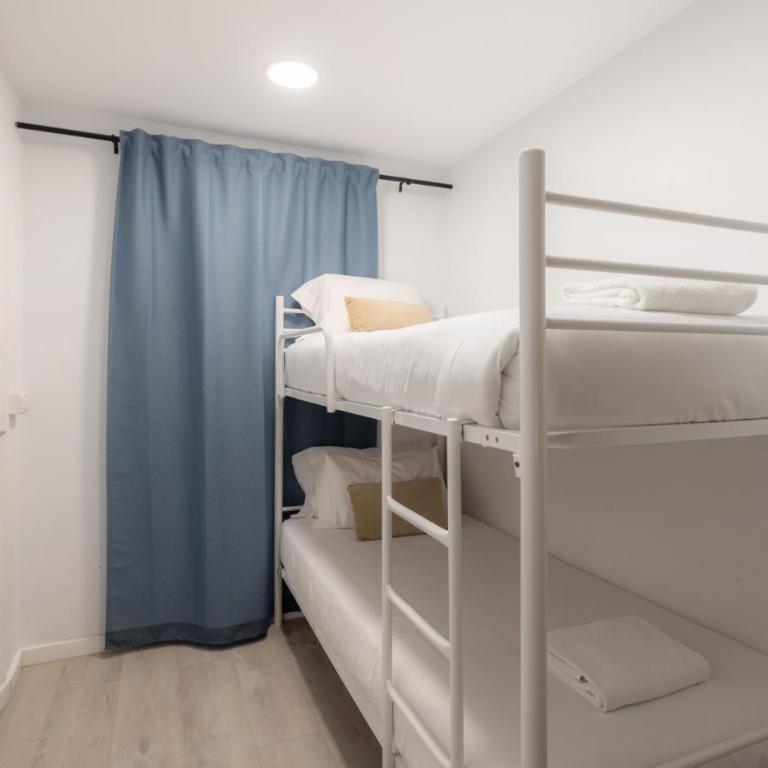 Stay U-nique Roger Llúria - Five-Bedroom Apartment - 20