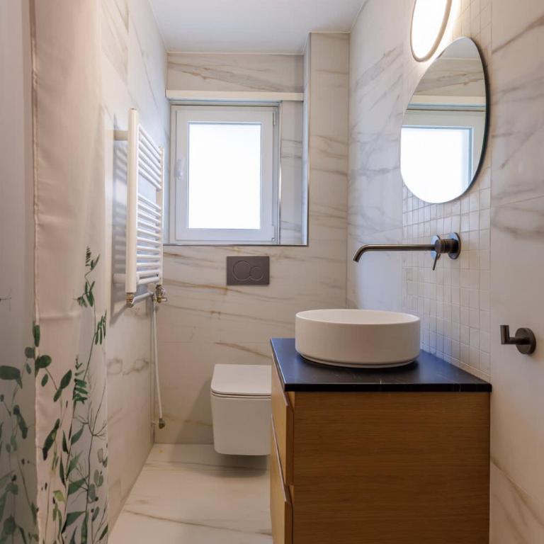 Luxe Davos Studio Central Walk to Lifts - Apartment - 9